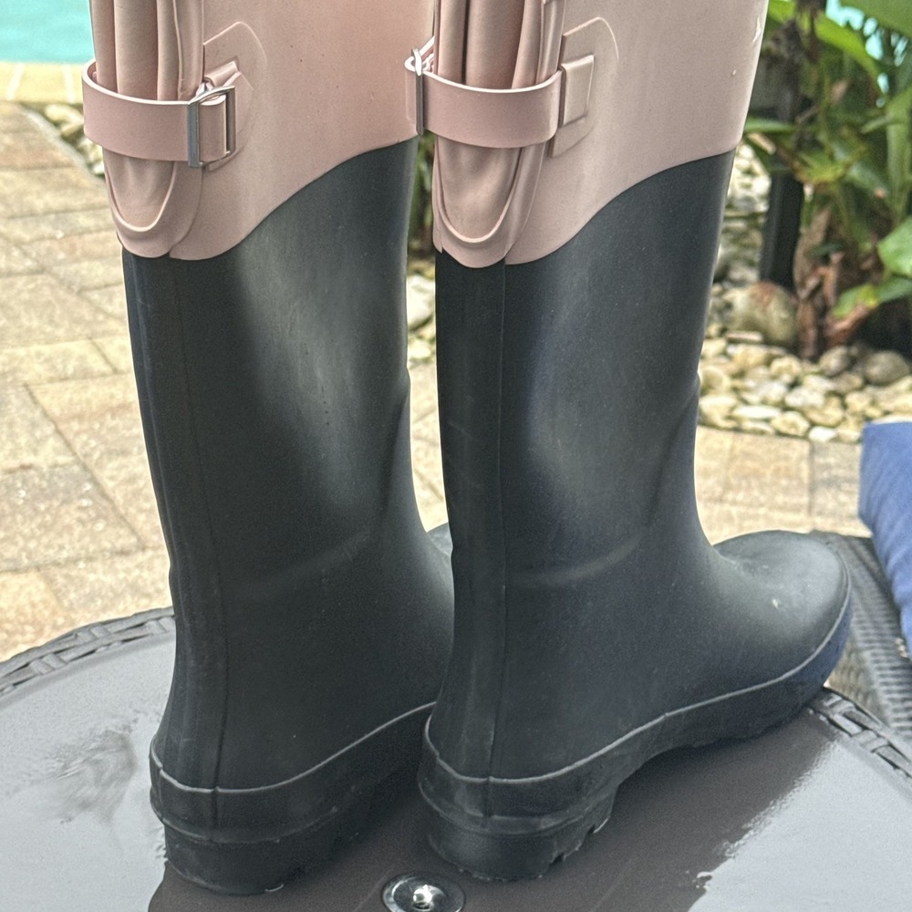 Time and Tru Women's Black and Pink Buckle Slip-On Rain Boots, Size 9 - Picture 6 of 6
